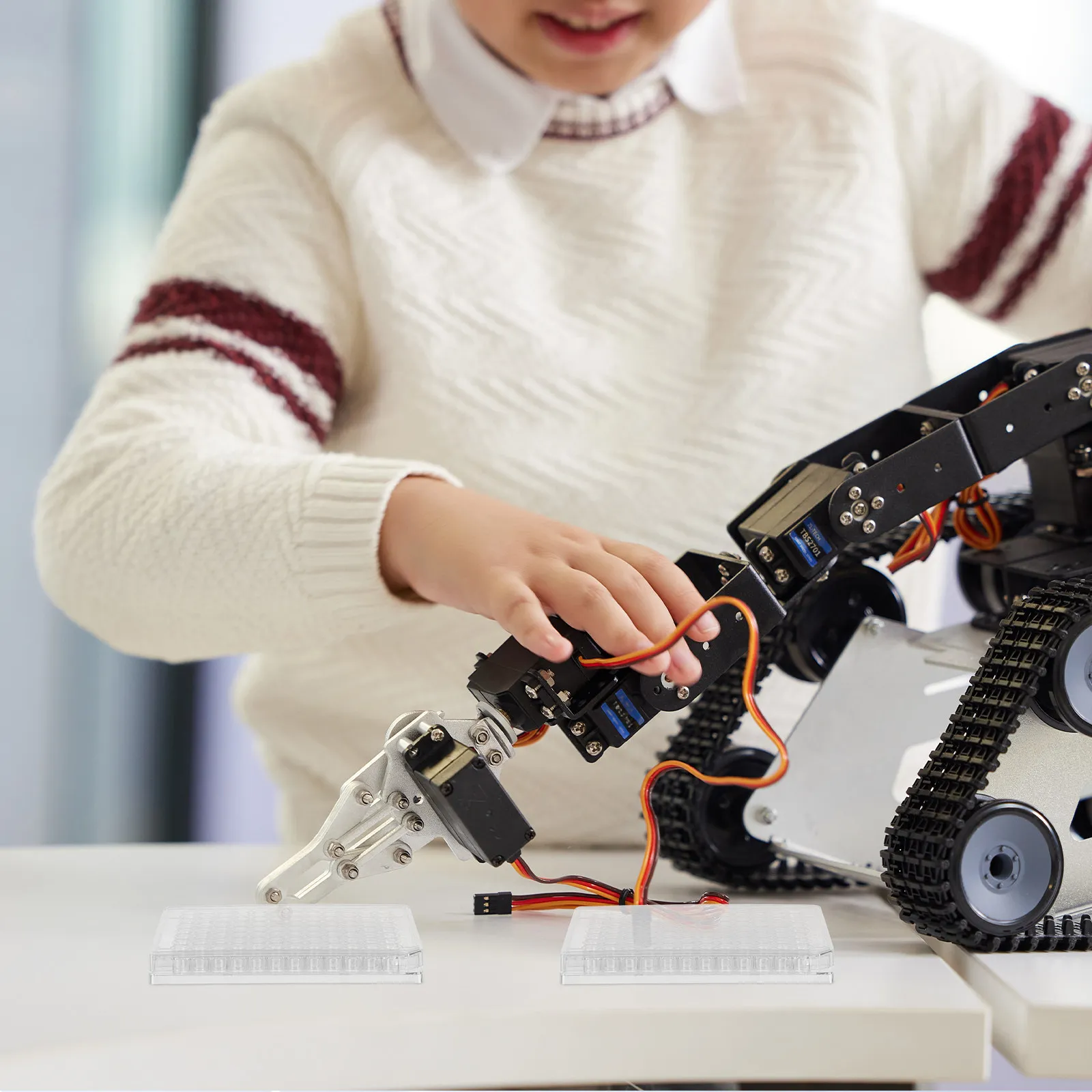 

10Pcs Plastic Culture Plate 96 Well Flat Bottom Petri Dish for Laboratory Testing Cell Observation Reusable Agar Plates with Lid