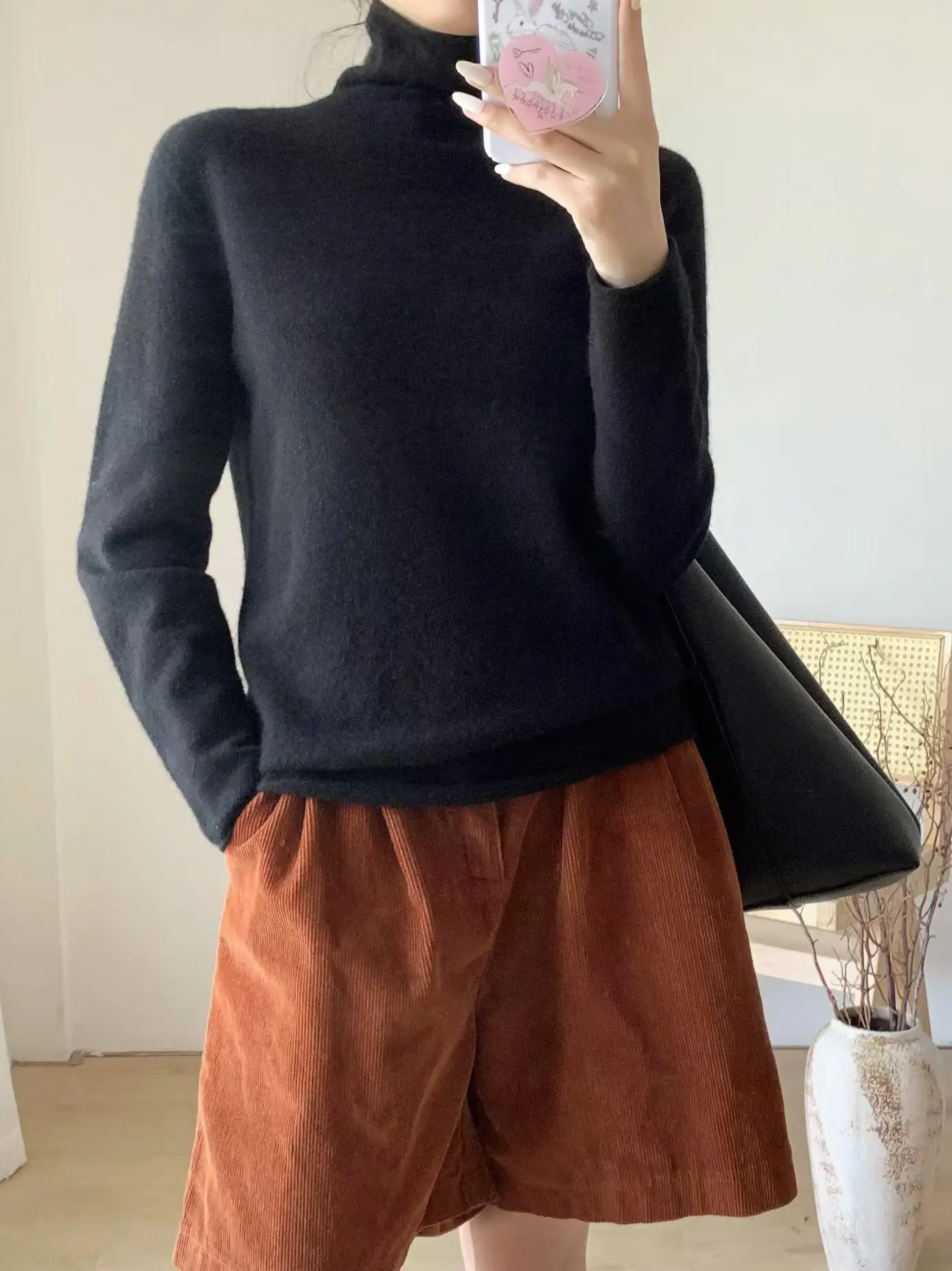 

Рубашка из чистого кашемира с высоким ворсом и ворсом, кашемировая нижняя часть, завивающаяся рубашка с высоким воротником и свободным свитером внутри.