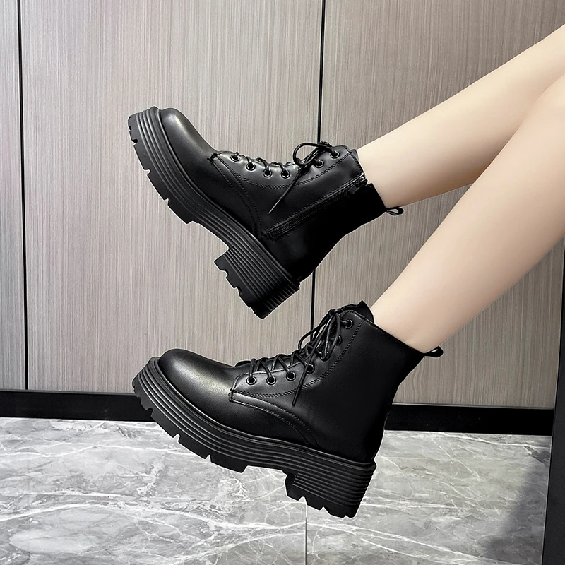 Design original de alta qualidade 2025 s/a novo estilo britânico botas de couro para mulher preto hombre sapatos de aumento de altura diária