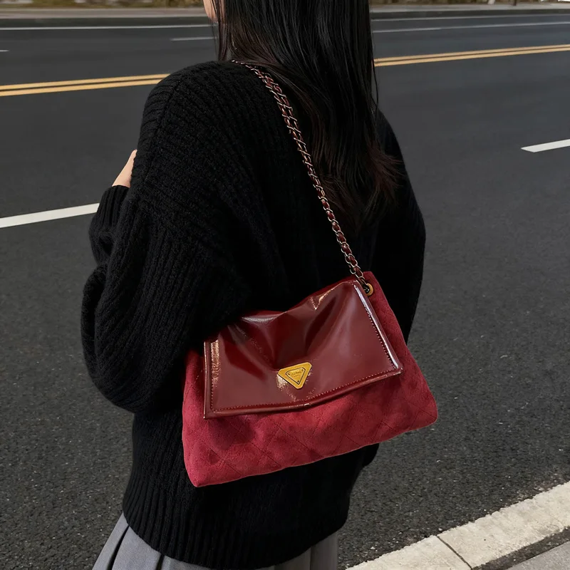 

2025 Новая женская однотонная сумка-тоут | Сумка для подмышек большой вместимости | Стильная сумка через плечо с цепочкой для ежедневного использования