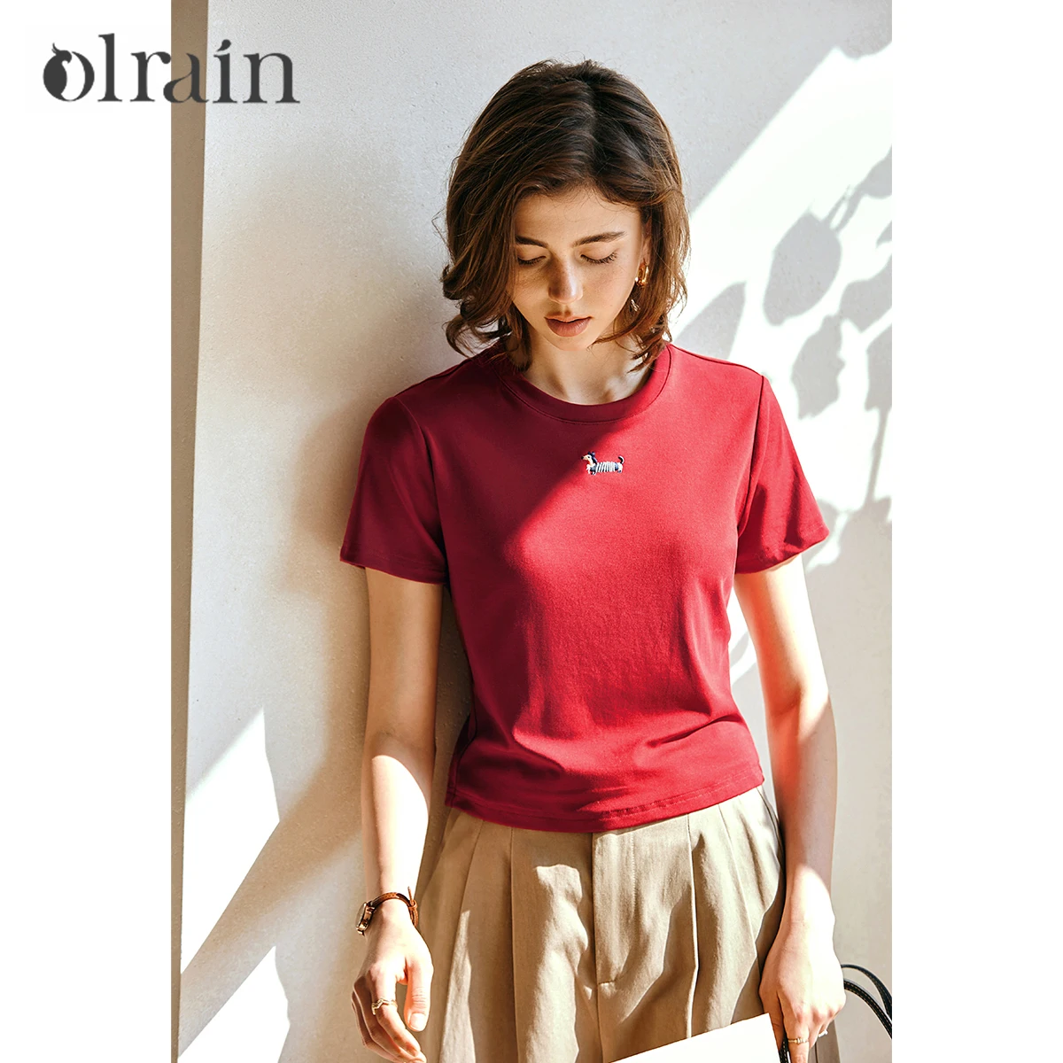 

OLrain Women Short Sleeve Tee Vintage Red Knit T-Shirts 2025 Summer Straight Animal Embroidery Round Neck Ladies Tops O57XT96308