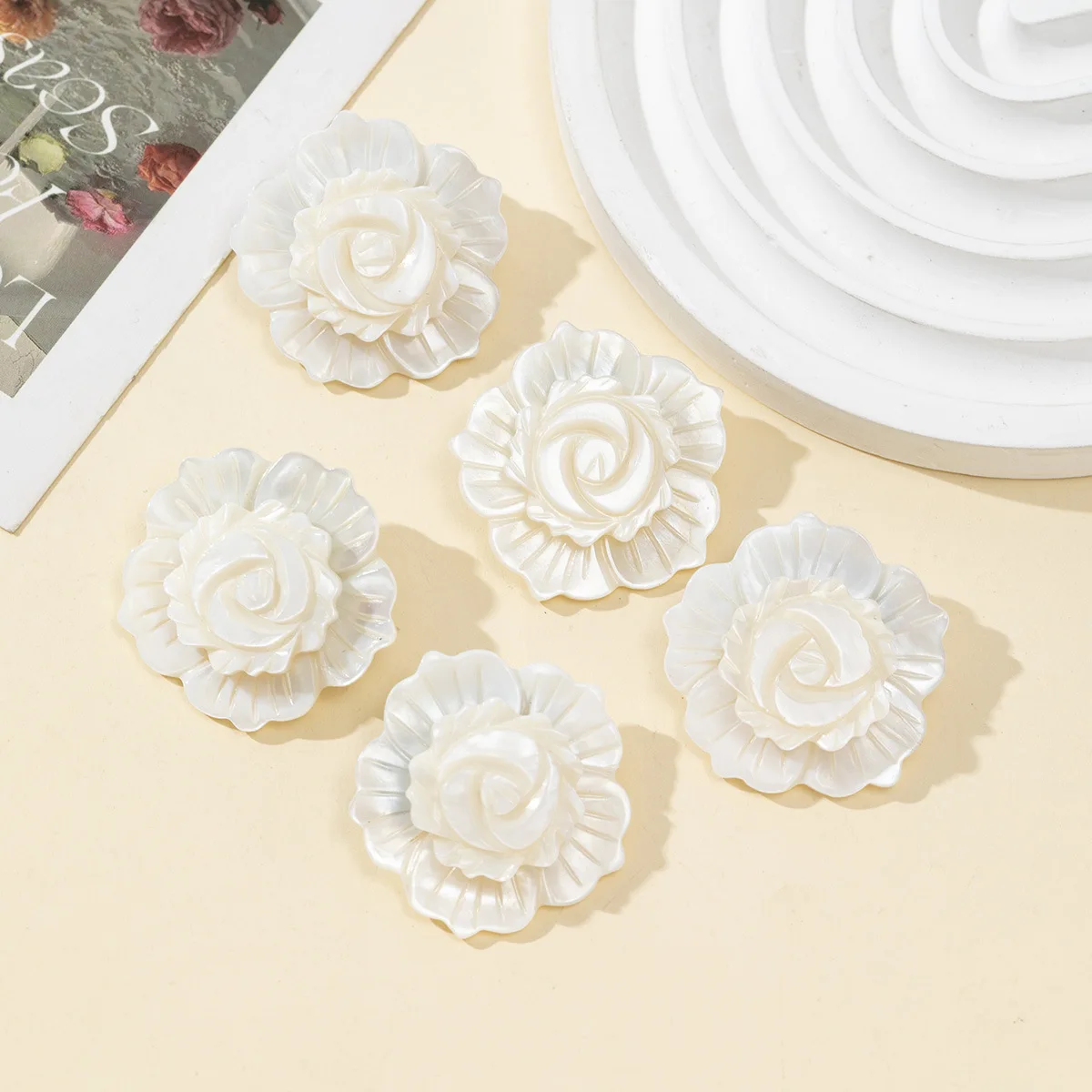 Internet-famous non-mainstream white clam Two-layer shell flower universal diy Jewelry accessories