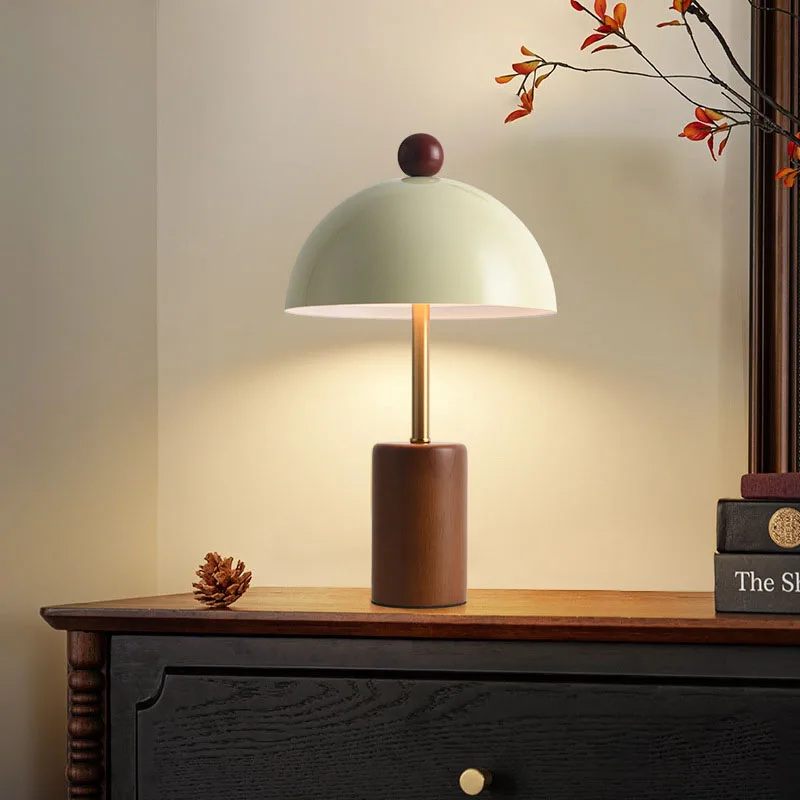 Vintage medieval solid wood desk lamp bedroom study living room bedside lamp high-quality iron lampshade for indoor light.