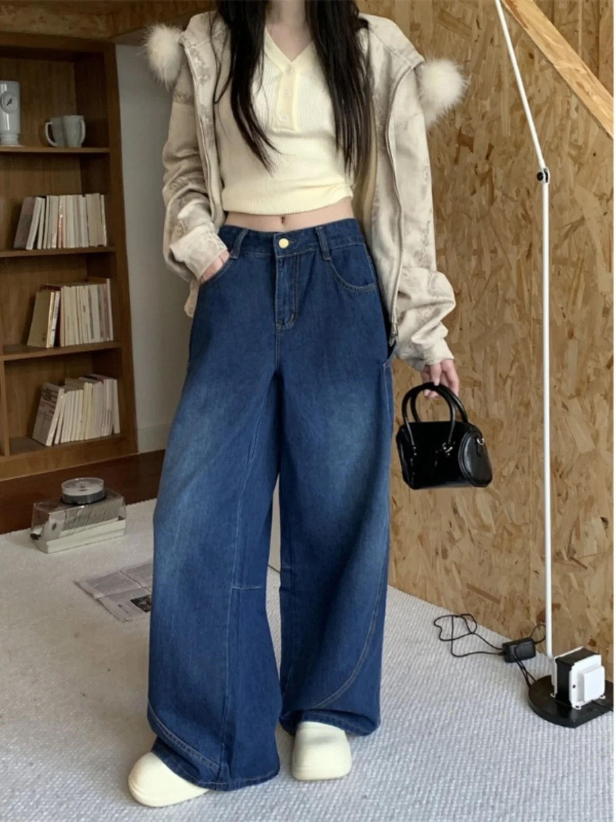 

Женские широкие джинсы, потертые, изнутые, рваные, с потертым подолом, гранж, альтернативный панк-рок, субкультура, огранка, подробный лоскутный шик