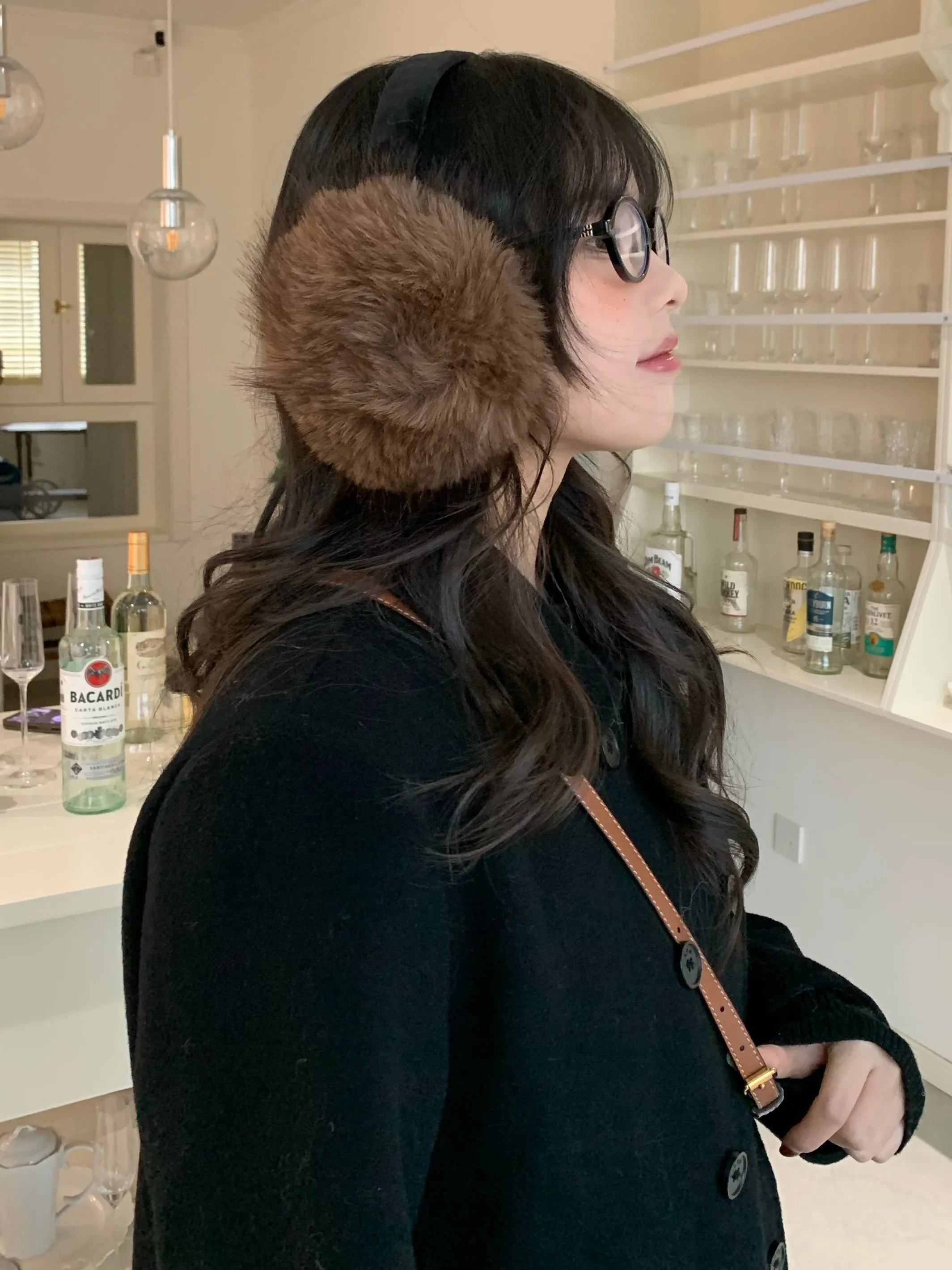 暖かい毛皮のイヤーマフ女性の秋冬スタイルバラクラバ耳カバー韓国語版寒い天候用のふわふわ耳パッド