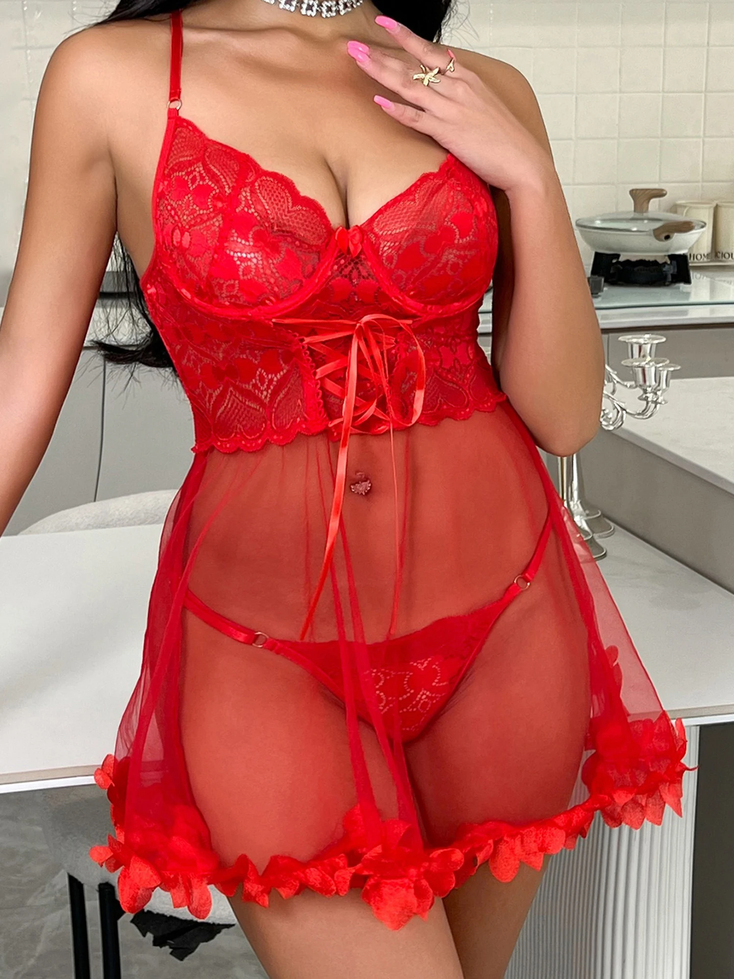 طقم ملابس داخلية نسائية مثيرة من الدانتيل مع قميص بيبي دول بحاشية شبكية شفافة وسراويل رفيعة متطابقة لملابس النوم الغريبة #3