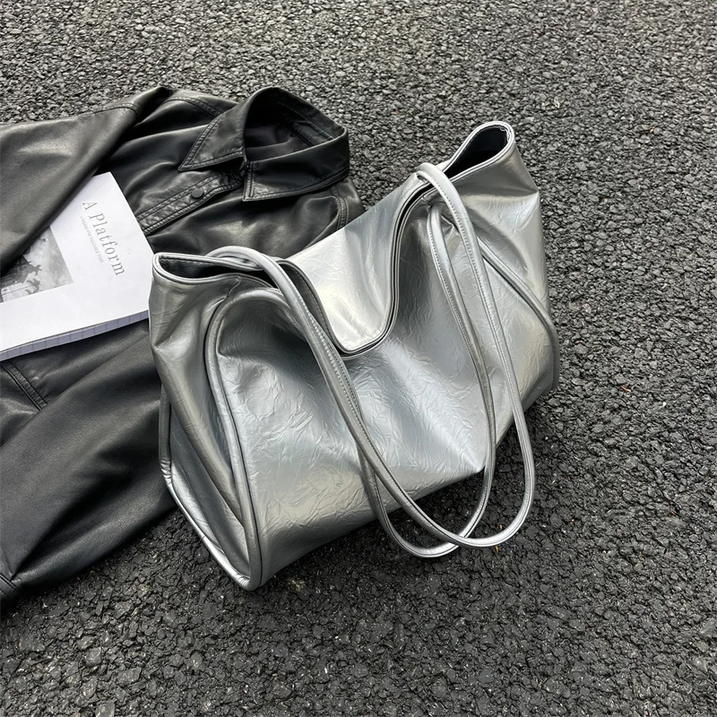 

Large Capacity Fashion Tote Bag Women Designer New Silver Shoulder Bag College Student Versatile Commuter Bag High Quality