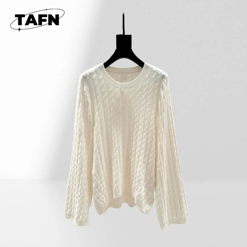 

Cozy Knit Sweater for Women, for Cold Days and Comfortable Wear Sweater for Women, Elegant and Soft for Layering AK0208