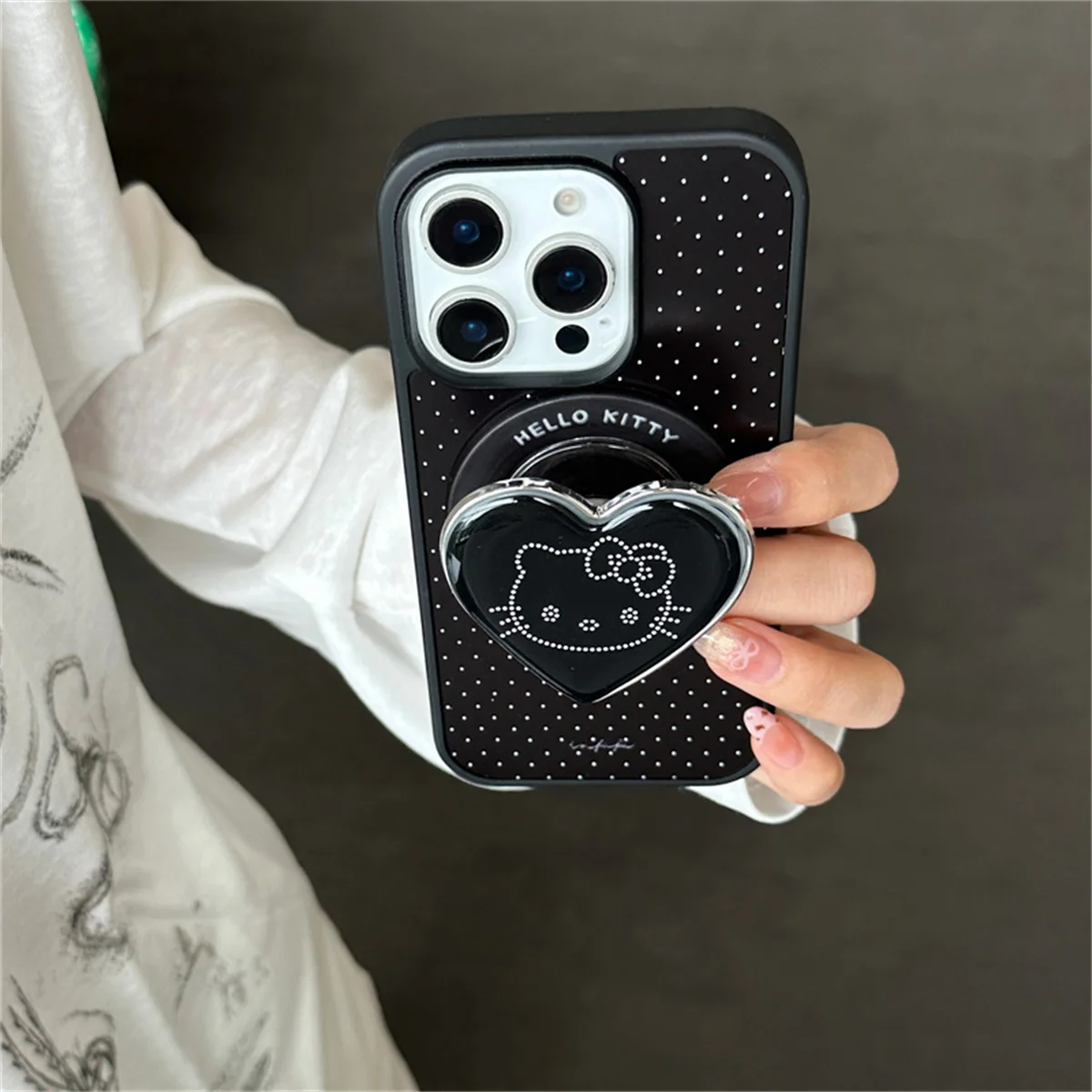 

Simple Black Polka Dot Magnetic Phone Case For iPhone 16 Pro 15 14 13 Pro Max Cover with Love Hello Kitty Stand Holder for Magsa
