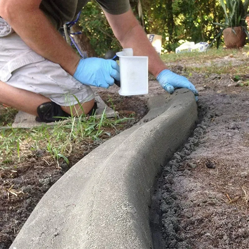 2 Pcs Pavement Mold for DIY Garden Fence, Reusable Concrete Plastic Form for Landscape Barrier & Courtyard Edging, Easy to Use