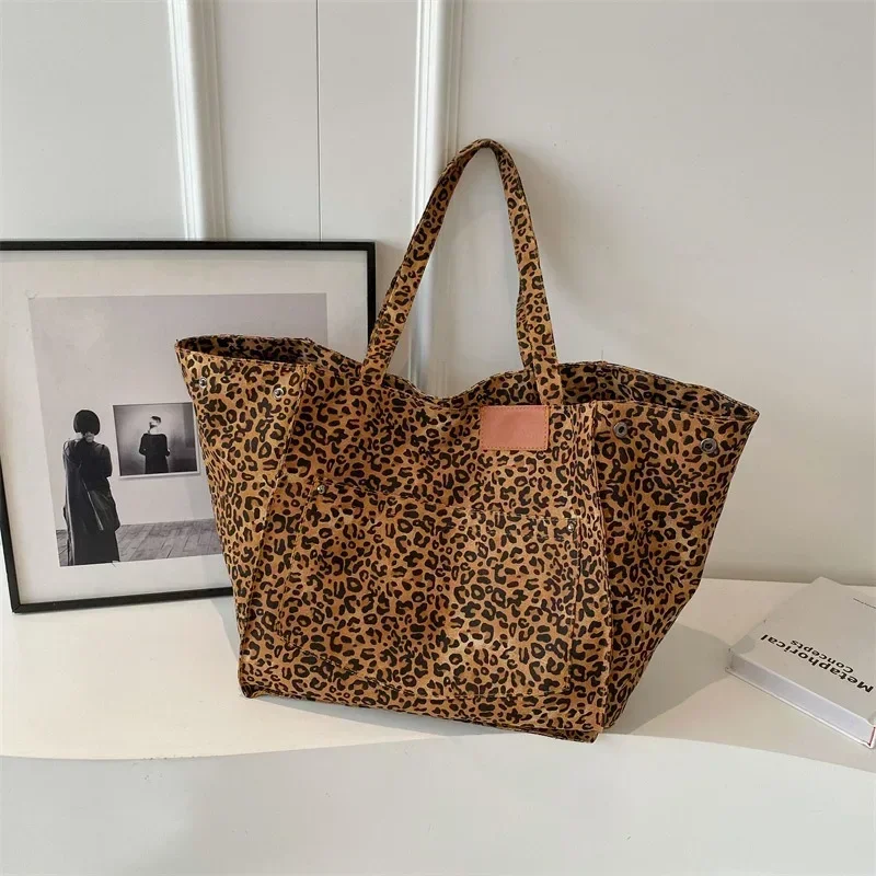 Oversized Luipaardprints Schoudertassen voor Vrouwen Vervormbaar Canvas Grote Capaciteit Boodschappentassen 2024 Winter Nieuwe Luxe Handtassen