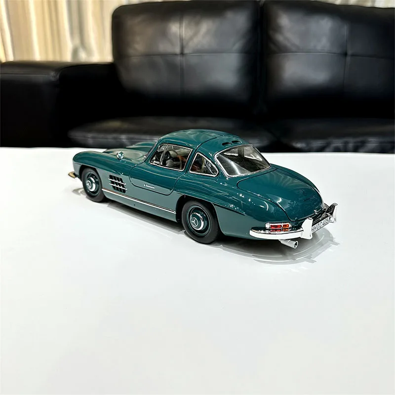 Diecast 1:18 Scale Benz 300sl 1954 Vintage Classic Car Simulation Alloy Car Model Static Display Collectible Toy Gift Souvenir