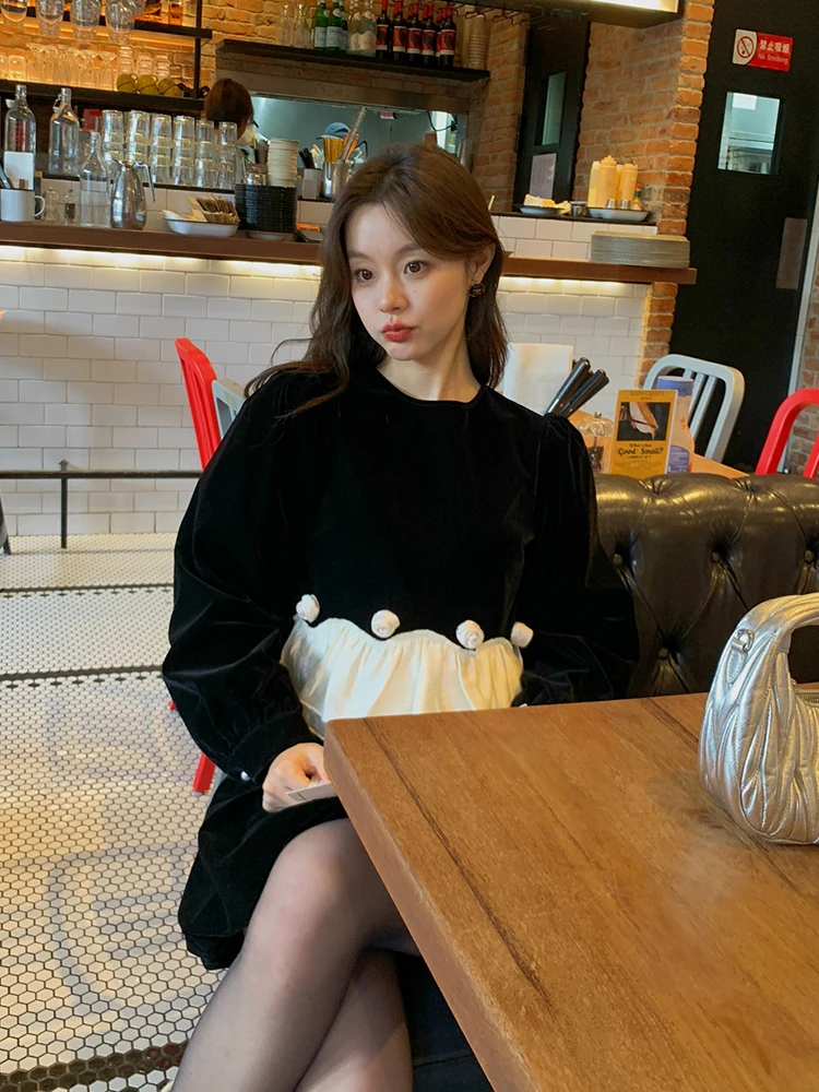 2024 Spring Autumn French Stylish and Exquisite Velvet Short Top for Women vintage clothes High quality long sleeves tops Female