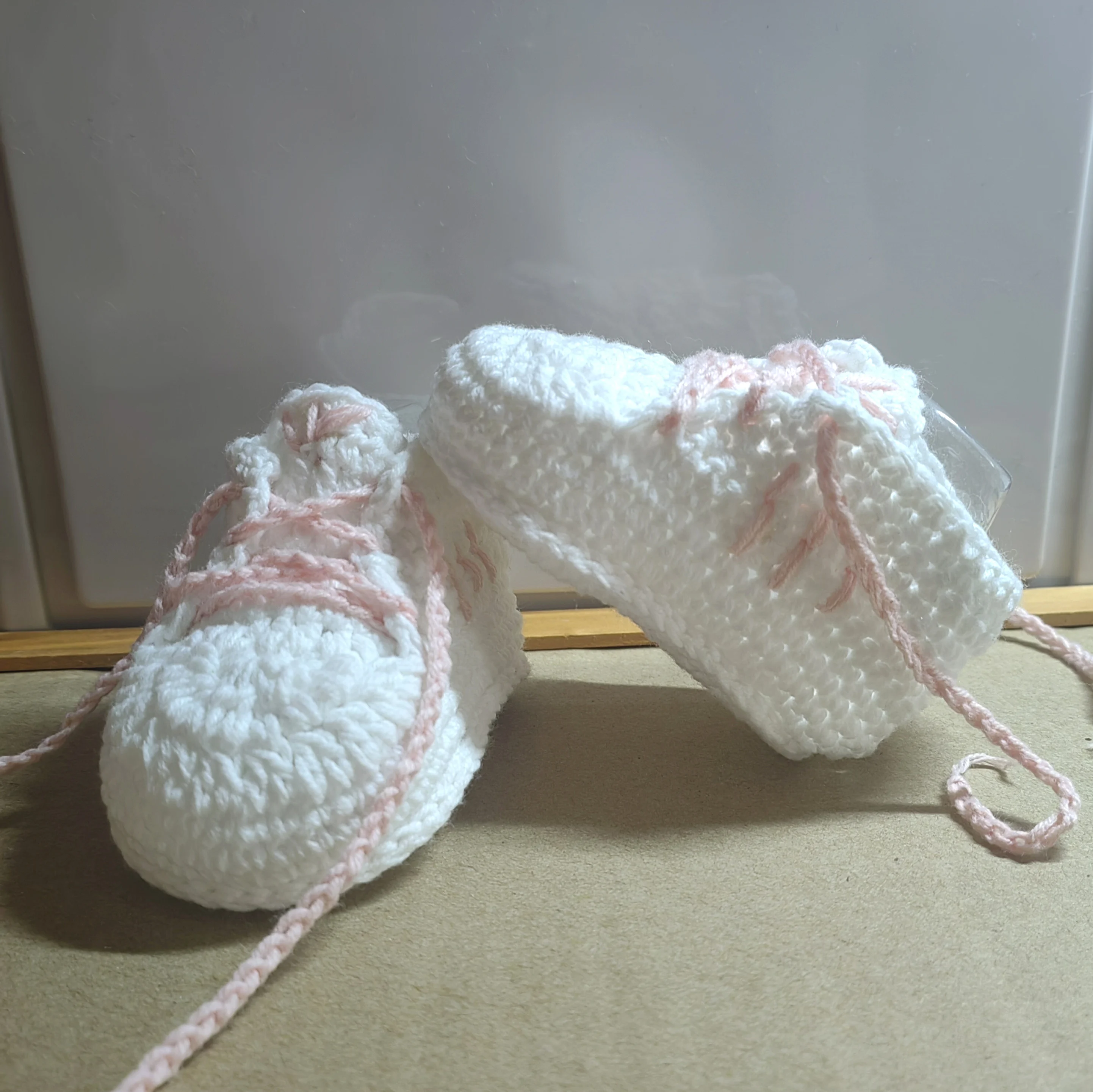 

Newborn Baby Toddler Shoes 0-1 Year Old Baby Shoes Handmade Knitted Wool Shoe Hair Socks Embroidery Cartoon Bbaby First Walkers