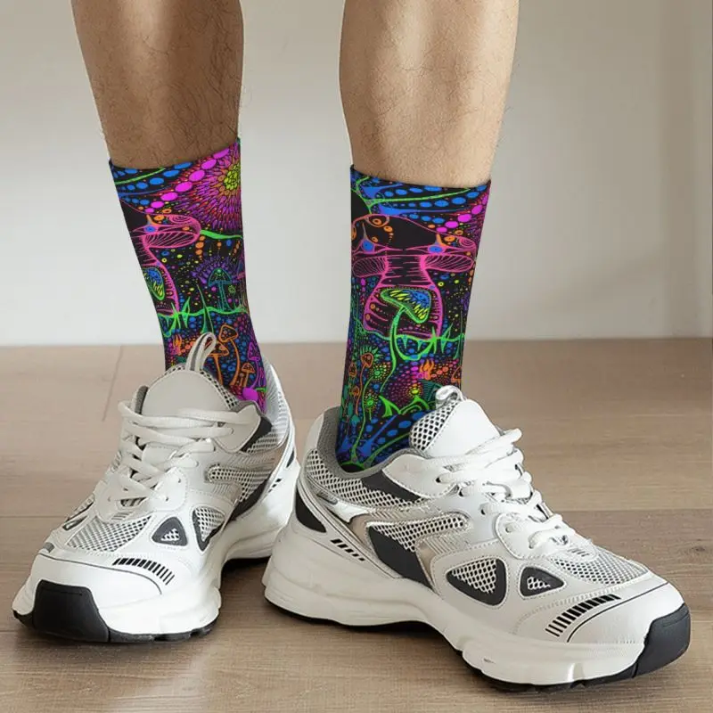 Psychedelic Magic Rainbow Mushrooms Socks para homens e mulheres, Cool Stretchy, Verão, Outono, Inverno, Mysterious Boho Meias Crew para Homens, Meias Crew