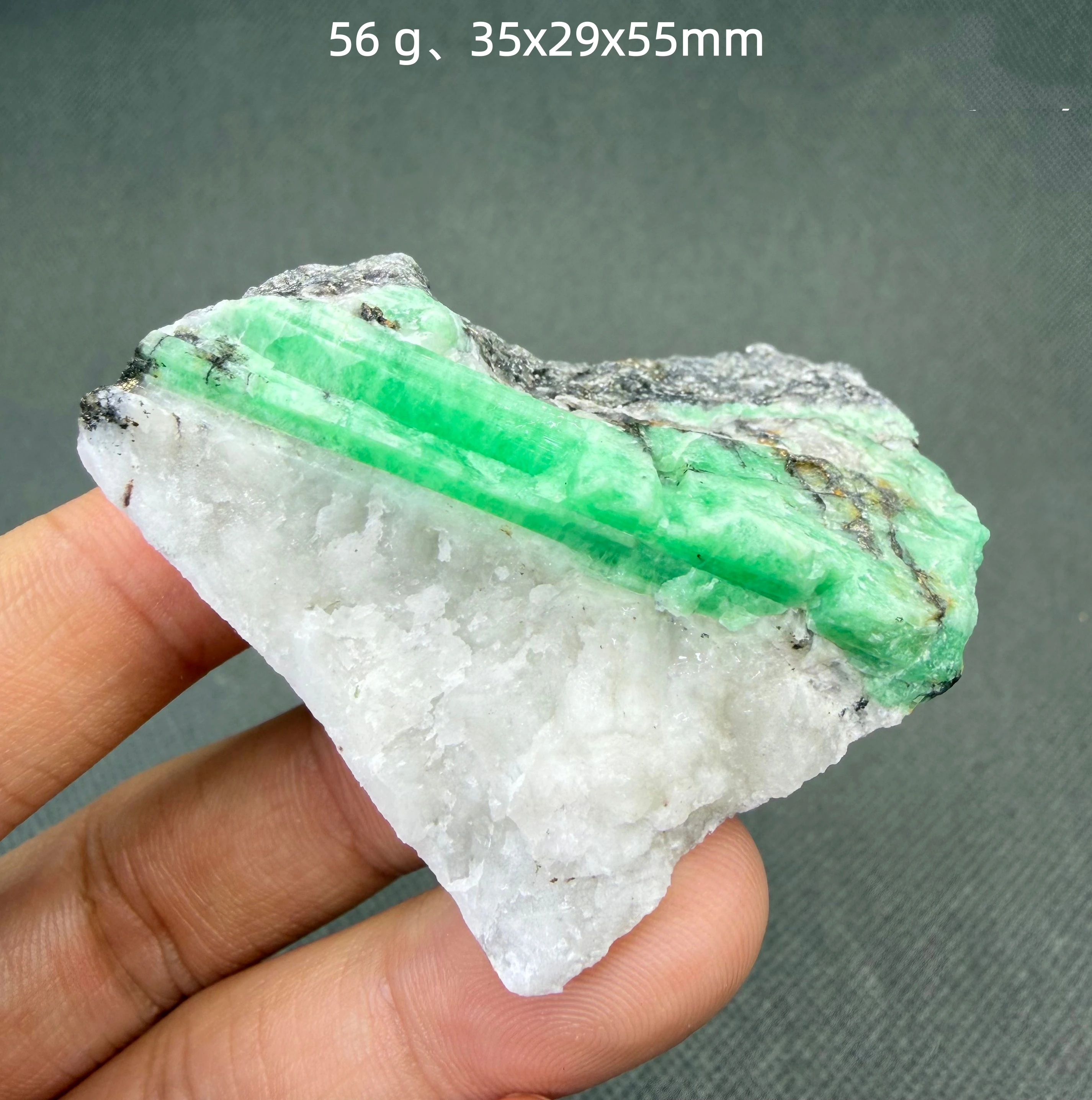 Émeraude naturelle du Yunnan, cristal vert, spécimen minéral de béryl, rare, Chine