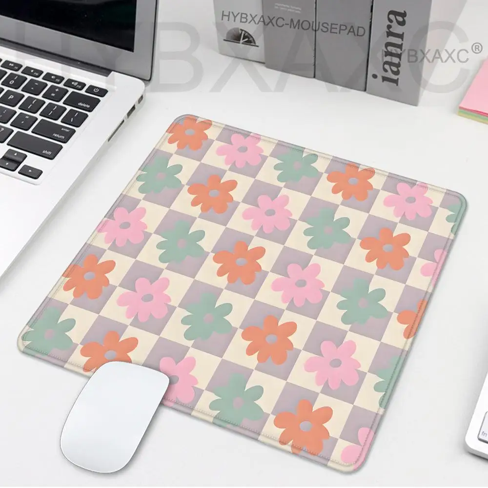 Vintage Groovy Floral Print Mouse Pad Retro Flowers Desk Pad Desktop Computer Keyboard Wireless Mouse Boy Girl Gift for CS DOTA