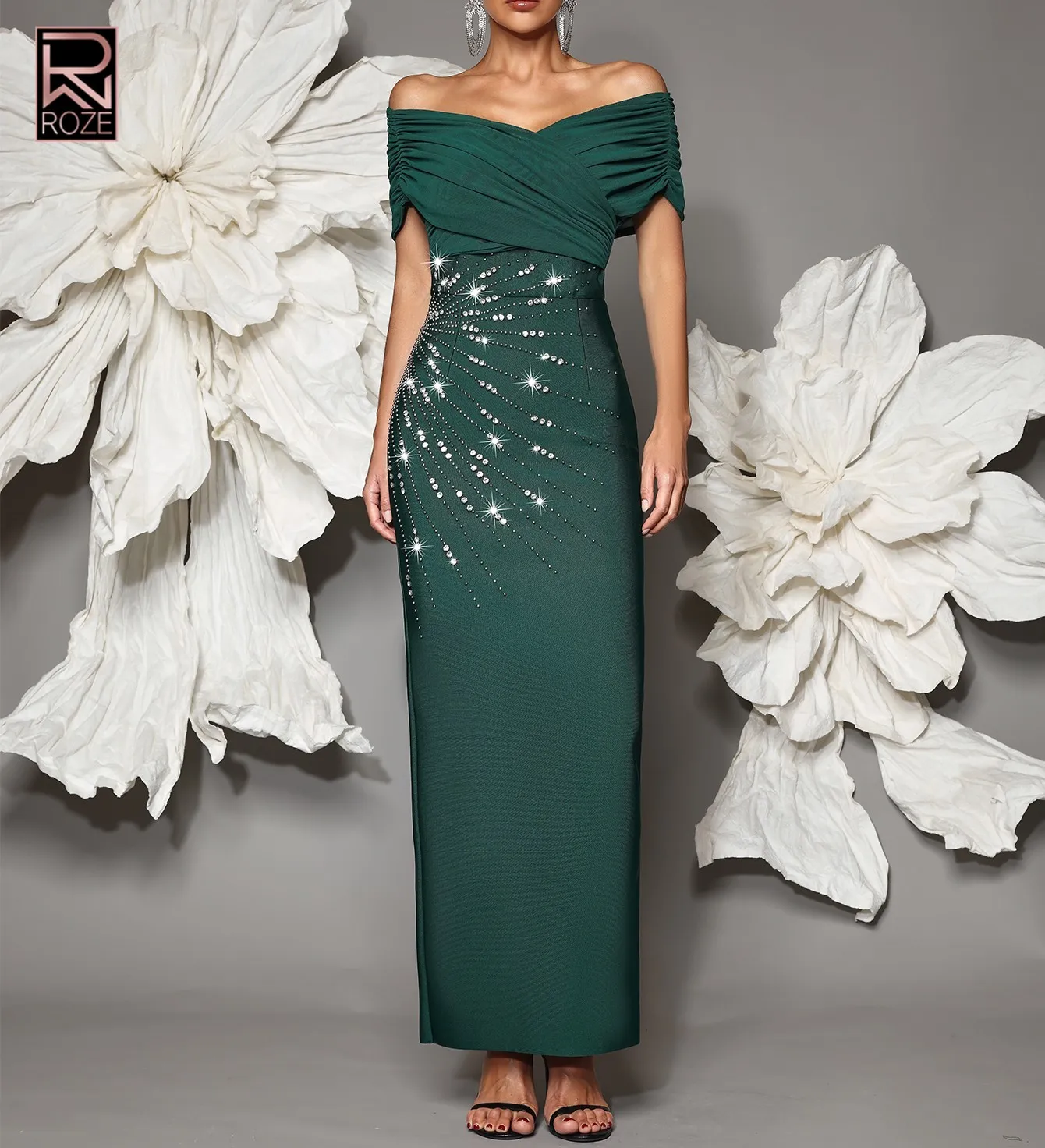 プレミアムオフショルダーストラップレスイブニングガウン（女性用）、輝くスパンコール付きスリムフィットマキシドレス、体型を美しく見せるバンデージドレス
