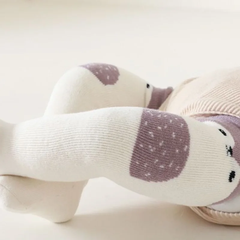 ถุงเท้าเด็กหนาสำหรับฤดูหนาว ถุงเท้าเทอร์รี่แบบยาวถึงเข่า สำหรับเด็กแรกเกิด ให้ความอบอุ่น ทรงหลวม ดีไซน์น่ารัก กันลื่น