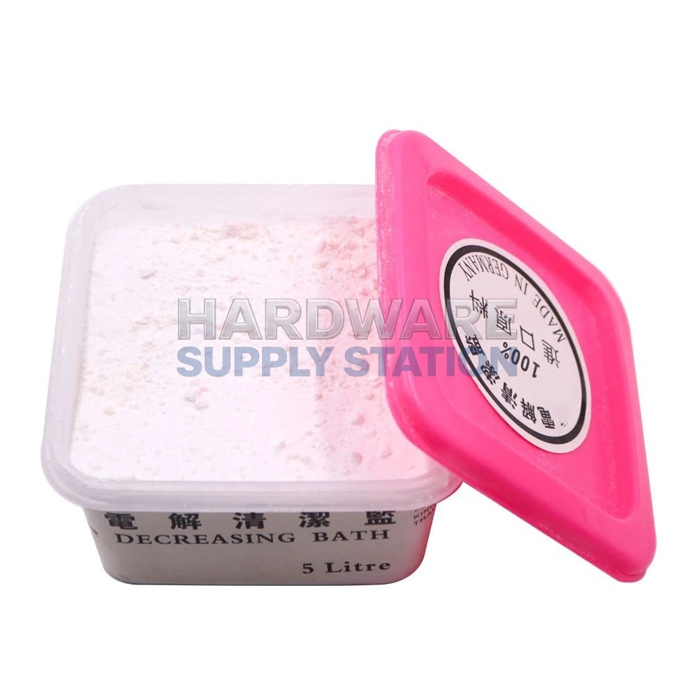 

Clean the surface of jewelry with electrolytic cleaning salt raw materials before electroplating