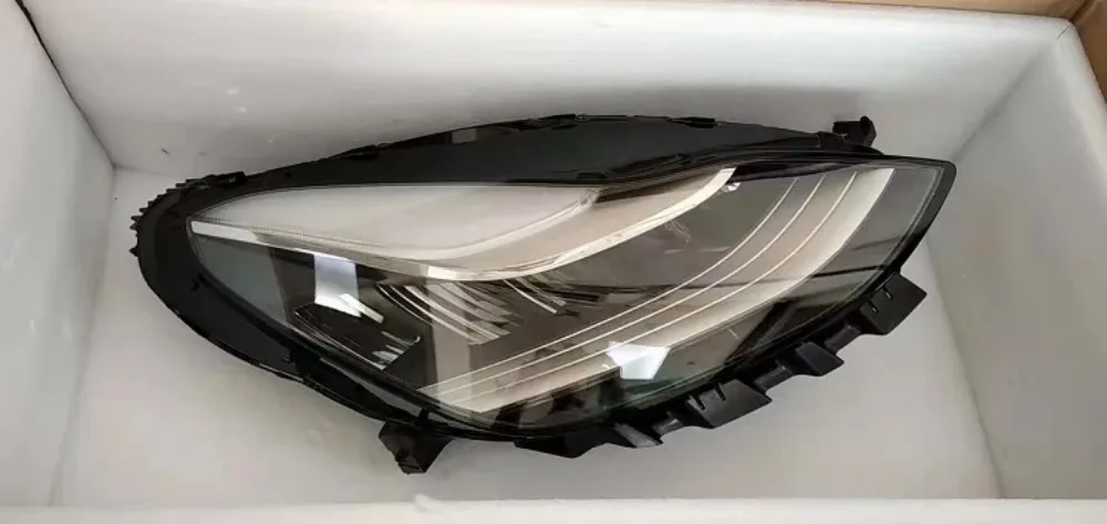 For Front Left And Right Headlights Model 3 Original PartsThe Part Number Is 1514952-00-A/1514953-00-A
