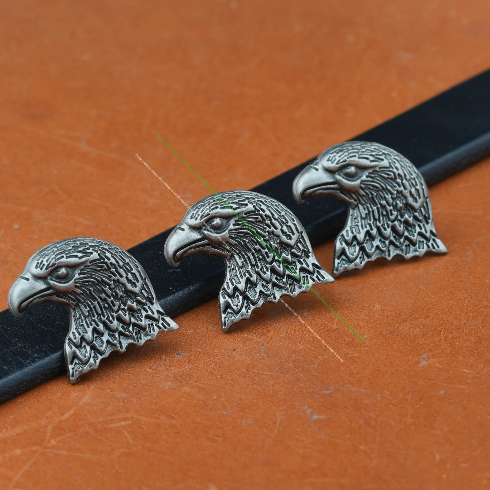 19x21mm 20 stücke Biker Motorrad SPLITTER LINKS GESICHT ADLER NIETEN STUDS FÜR LEATHERCRAFT GÜRTEL DECOR RIVETBACK CONCHOS – Detail 3