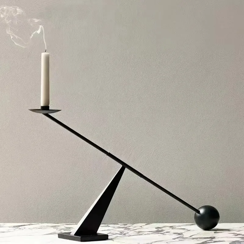 Moderner Metall-Kerzenhalter, Einweihungsdekoration, Hochwertiges Restaurant, Romantisches Candlelight-Dinner, Ornament, Kunstwerk, Kerzenhalter