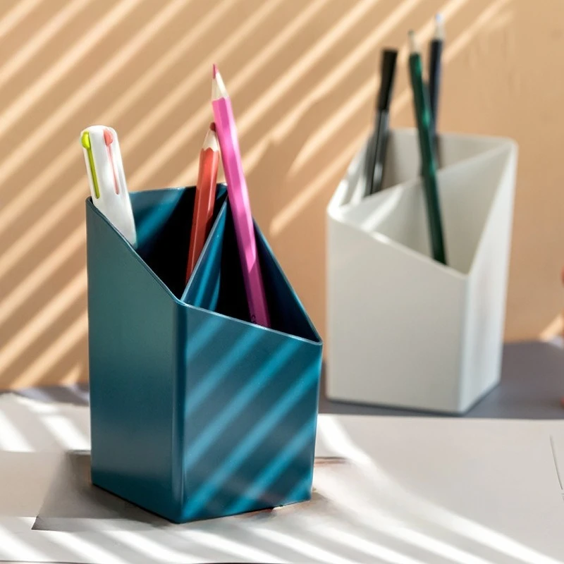 Pen holder Student storage box Office desktop pen barrel Girl's heart Internet celebrity pen holder Female