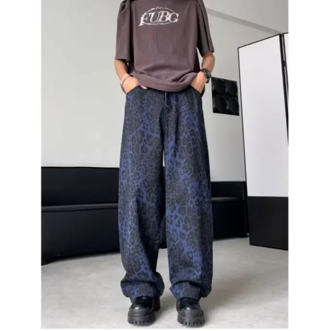 Amerykańskie niebieskie dżinsy w panterkę dla mężczyzn Amerykańskie spodnie hiphopowe High Streetwear Baggy Y2k Jeans man Vintage Harajuku Trou