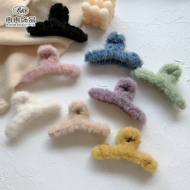 Winter Plush Hair Claw Elegant Acrylic Hairpins Faux Fur Hair Clip Barrette Crab Headwear For Women Girls Hair Accessories