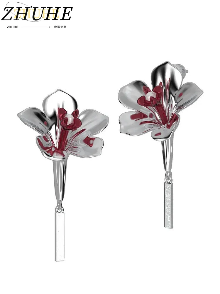 

Vintage Inspired Floral Dangle Earrings Silver & Red Color Block Asymmetric Design Women's Fashion Earrings for Daily Wear