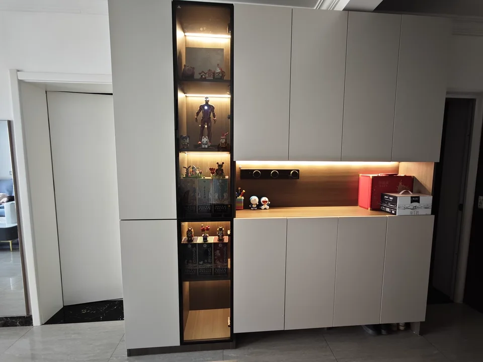 Gabinetes de buffet de despensa de madera para el hogar Gabinetes de cocina altos independientes con almacenamiento