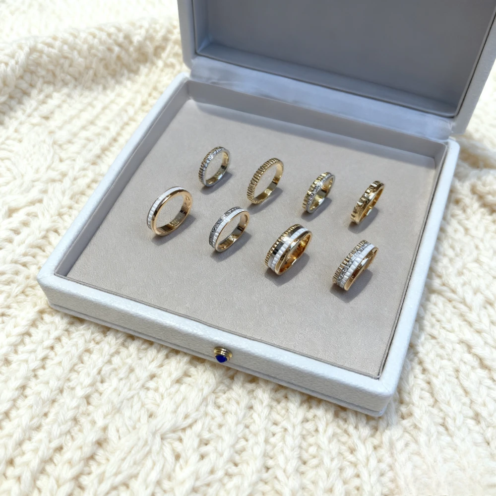 

2025 Новые элегантные аксессуары. Чистое широкое кольцо для лица, легкое роскошное повседневное сочетание, модное темпераментное украшение, нейтральное.