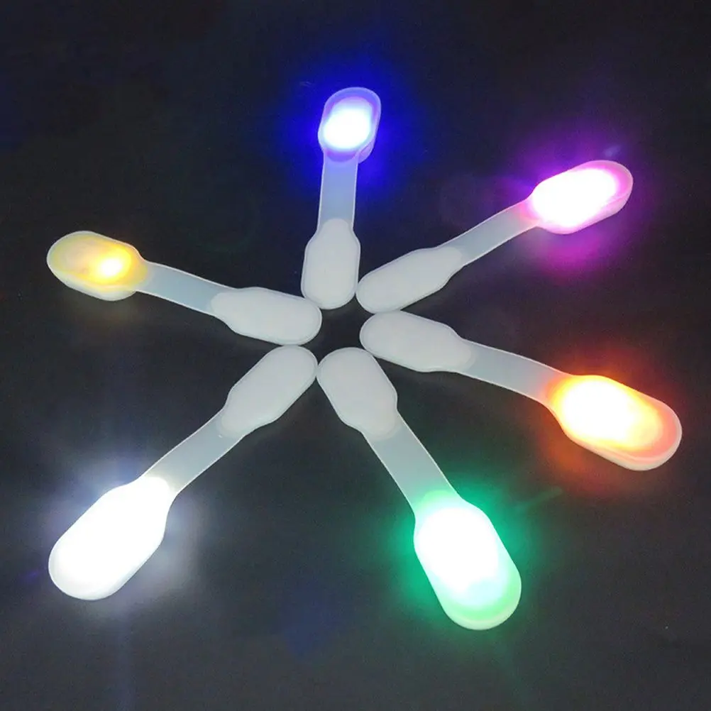 2 Buah Senter Lampu Magnetik Bebas Genggam untuk Anak-anak Klip Keselamatan Lari Mini Silikon Perawat Anak