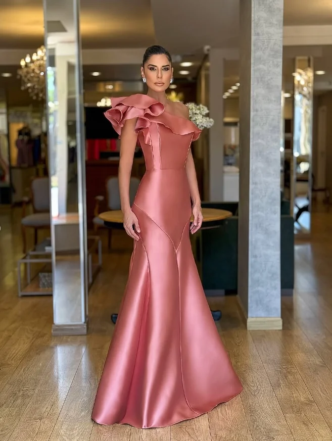 Maßgeschneiderte hochwertige bodenlange trägerlose ärmellose Falten eine Schulter Vestidos De Gala Abiye Uzun Elbise Modelleri