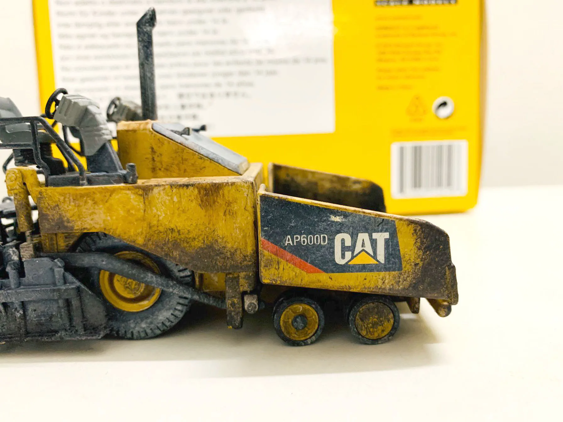 AP600D Asphalt Paver Muddy Edition 1:50 Scale DieCast Metal Model Collectible Mechanical Engineering Model 55259