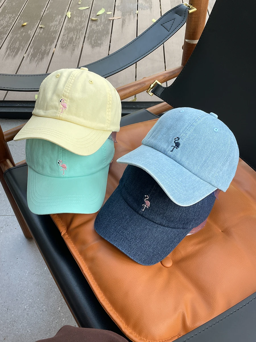 

Denim blue baseball cap, the same embroidered cap for men and women, shading and showing a small face