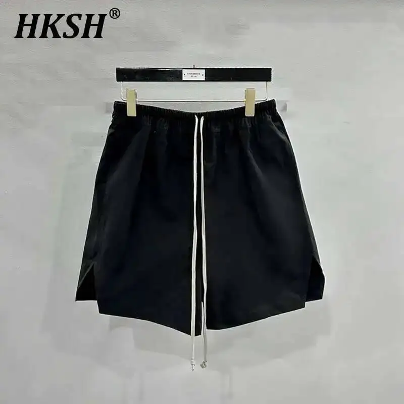 

HKSH Spring Summer New Men Tide Dark Capris Chic RO Style Half-Length Pants Split Drawstring Elastic Waist Shorts Cotton HK1387