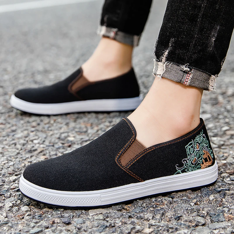 Men's Embroidered Canvas Shoes Ethnic Style Soft Sole Lightweight Loafers Non-slip Walking Sneakers Zapatillas De Deporte