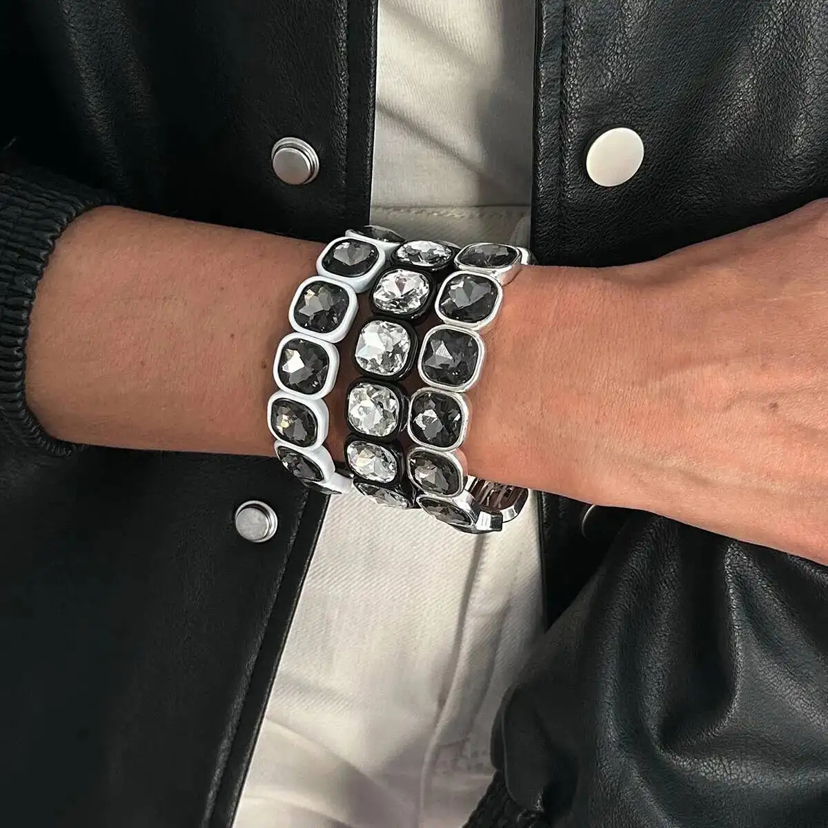 

Lacteo Stylish Luxury Acrylic Rhinestone Bracelet Luxury Irregular Geometry Elastic Bangle Charm Aesthetics Jewelry Couple Gifts