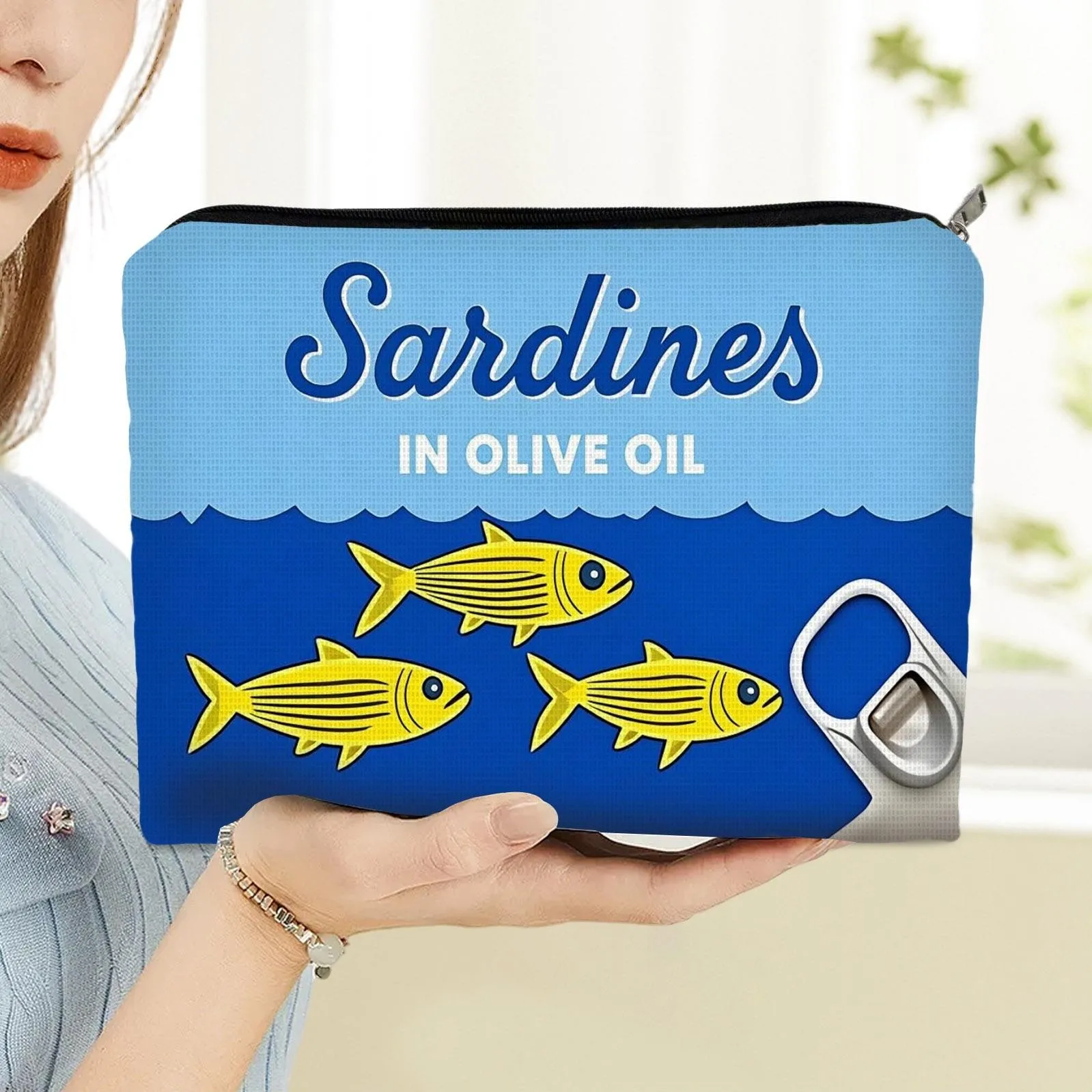 

Makeup Bag Sardine Can Design with "Sardines in Olive Oil" Text Yellow Sardine Pattern Suitable for Daily Commute Travel Gift