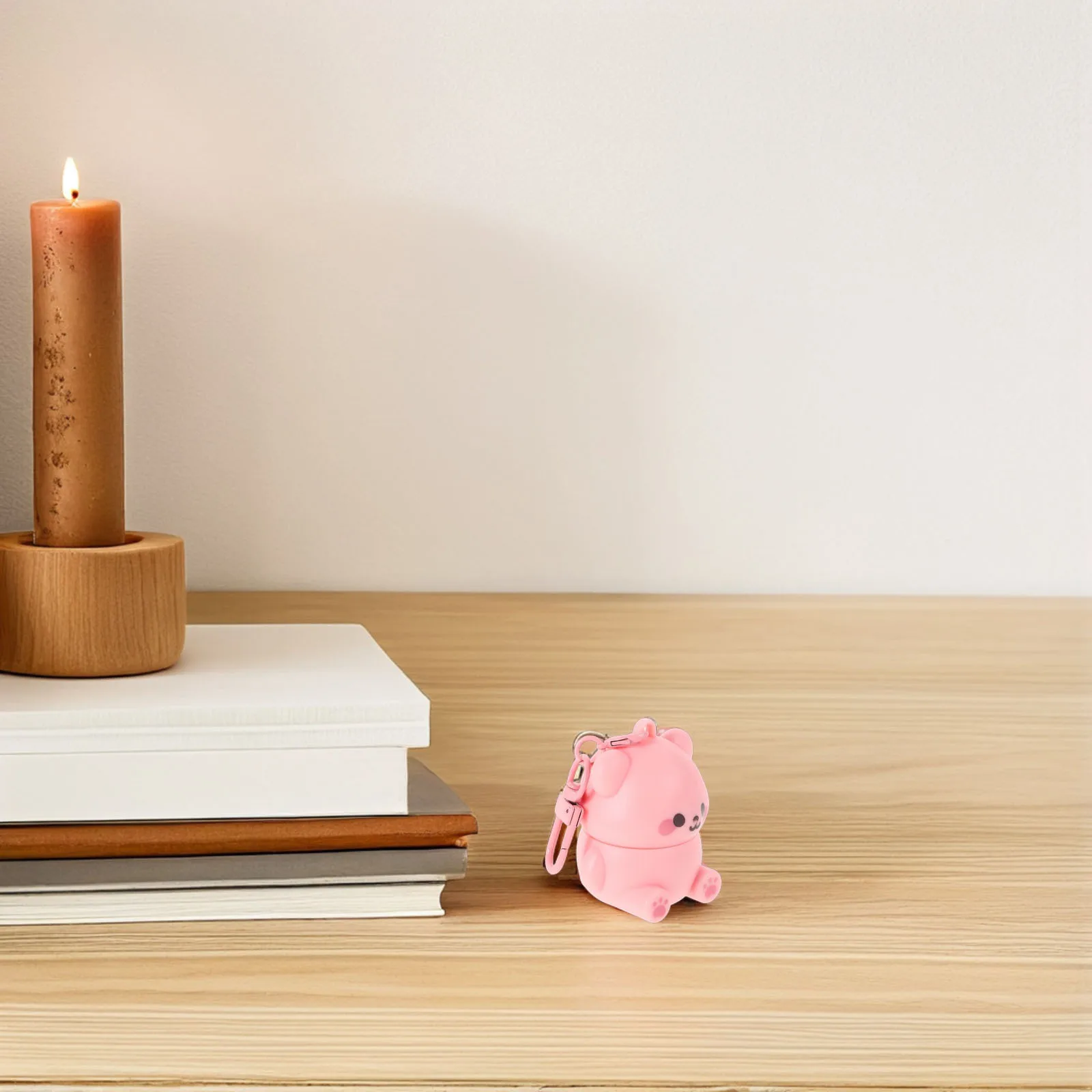 Adorável bálsamo labial com design de urso para meninas pequenas, hidratação diária, evita a secura, rachaduras, ingredientes seguros e inofensivos, portátil