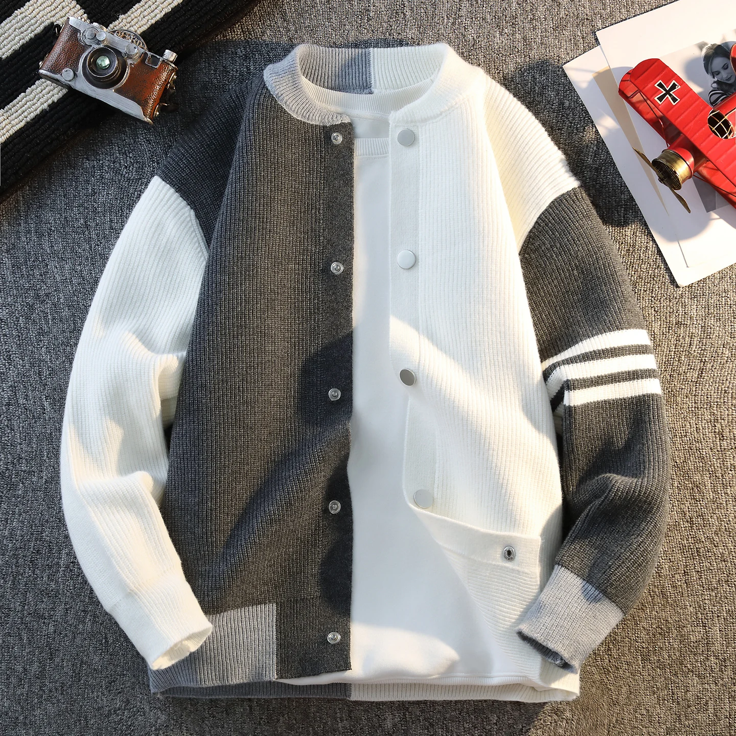 

Модный мужской вязаный кардиган свободного кроя, верхняя одежда для весны и осени, стильный свитер с длинными рукавами, дышащий, приятный к телу.