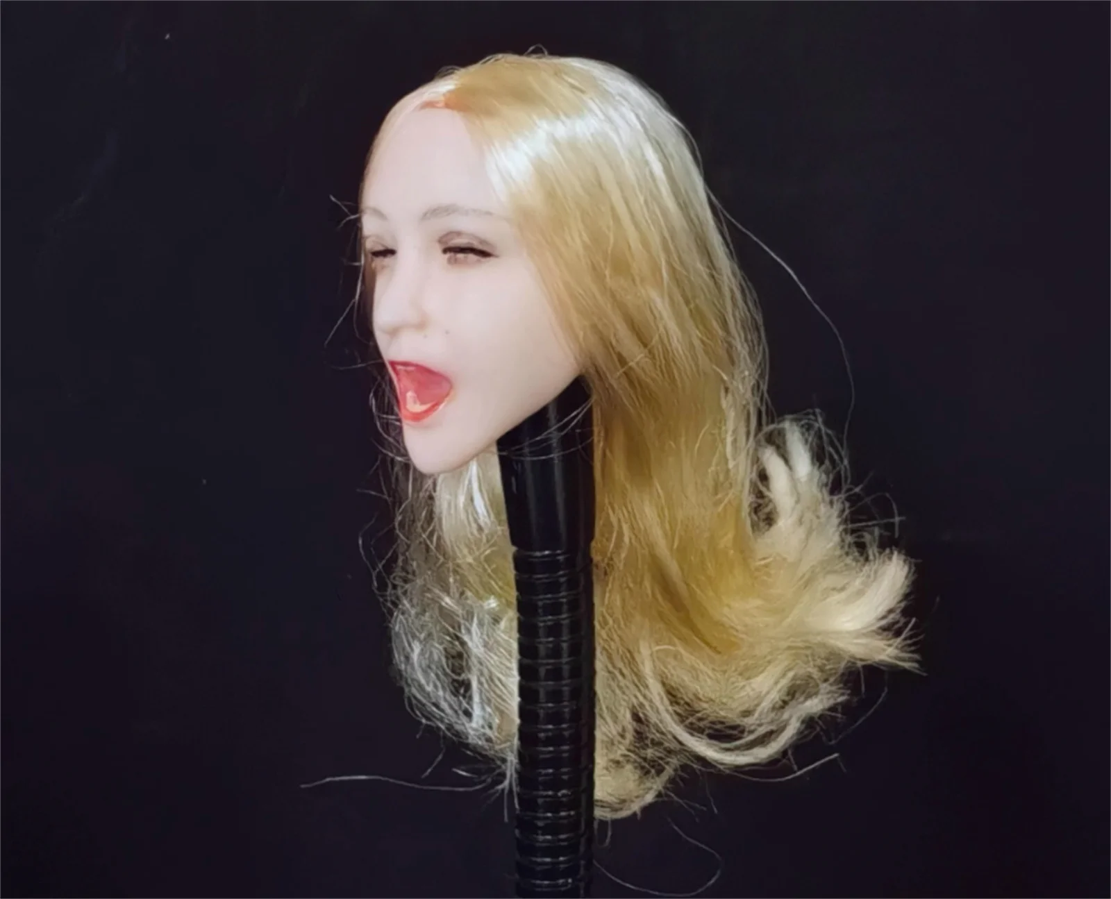 

1/6 женская голова, лепка, закрытие глаз, выражение, посаженные кудри, волосы для 12 дюймов PH TBL, экшн-фигурка, тело солдата