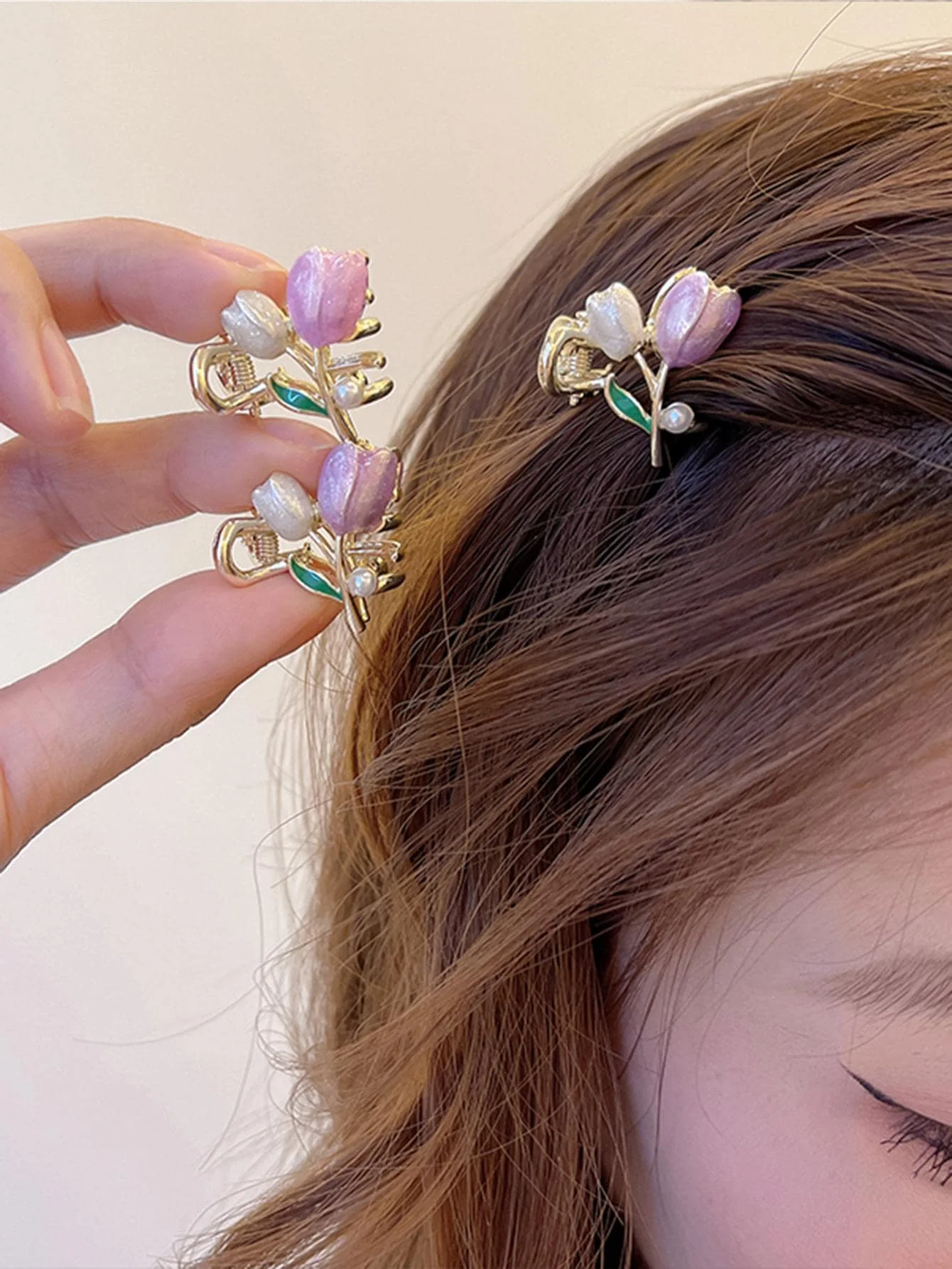 

2pcs Floral Faux Pearl Hair Claw Clips for Women, Elegant Spring Style Accessory