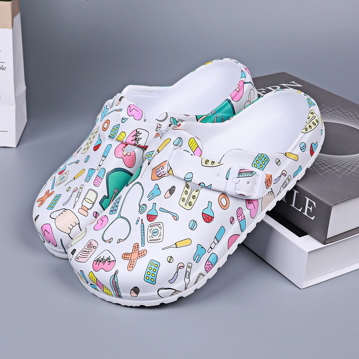 النساء الطباعة النعال المنزل ممرضة قباقيب مقاوم للماء إيفا خفيفة الوزن أحذية الشيف قابل للتعديل أبازيم حذاء للحديقة للارتداء في الهواء الطلق