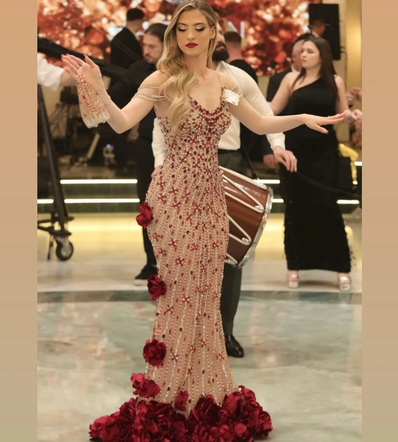 Perles de luxe Robe de soirée sirène avec des Appliques de fleurs 3D femme robes de bal robes de soirée anniversaire Robe de soirée personnaliser