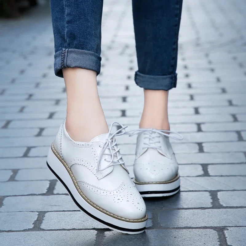 Women Casual Brogue Golf Sport Shoes White Lady Luxury Outside Grass Walking Sneakers Flats Golfing Shoes