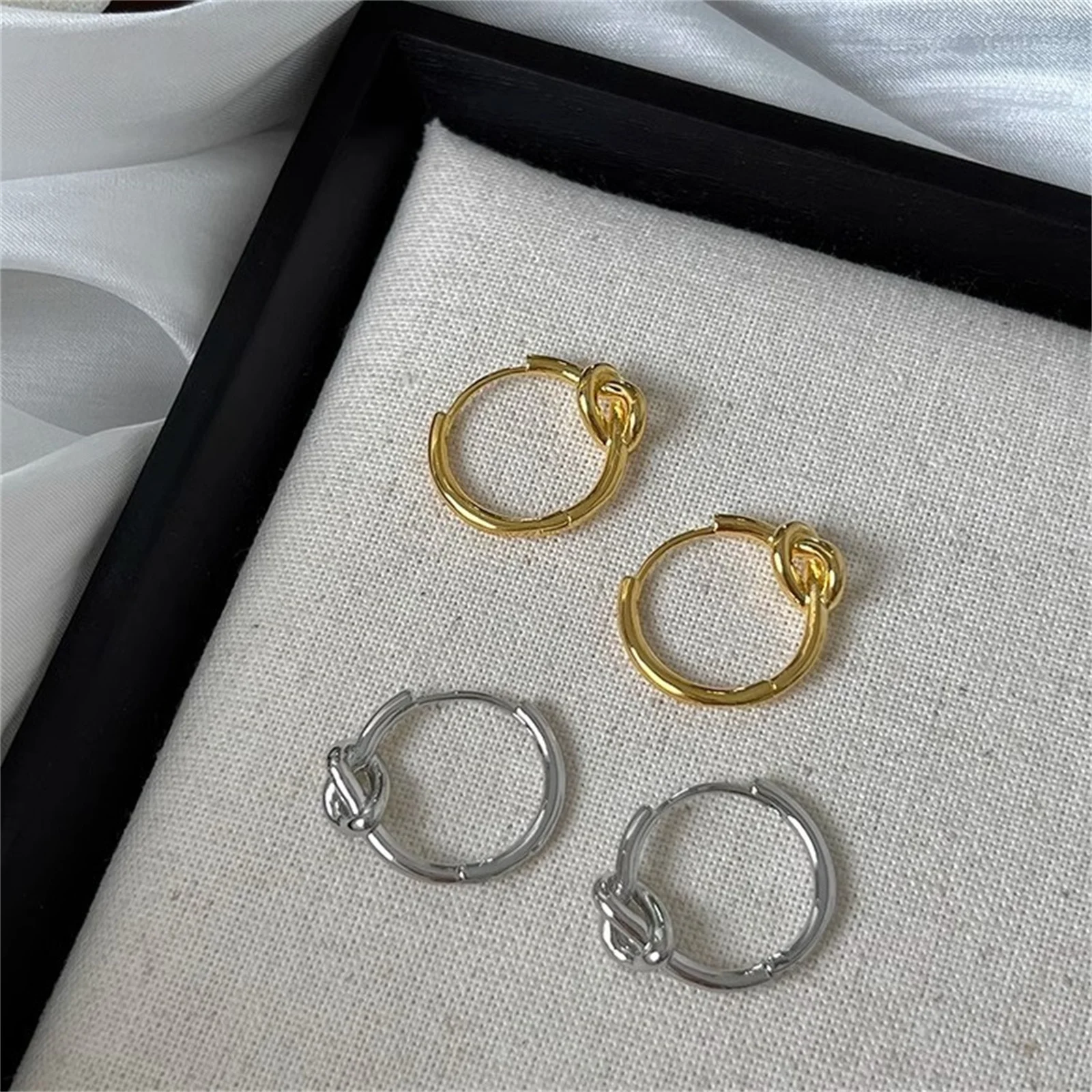 Круглые-серьги-кольца-с-узлом-гипоаллергенные-массивные-серьги-из-сплава-ювелирные-изделия-для-женщин-и-девочек-повседневные-вечерние-одинаковые-серьги