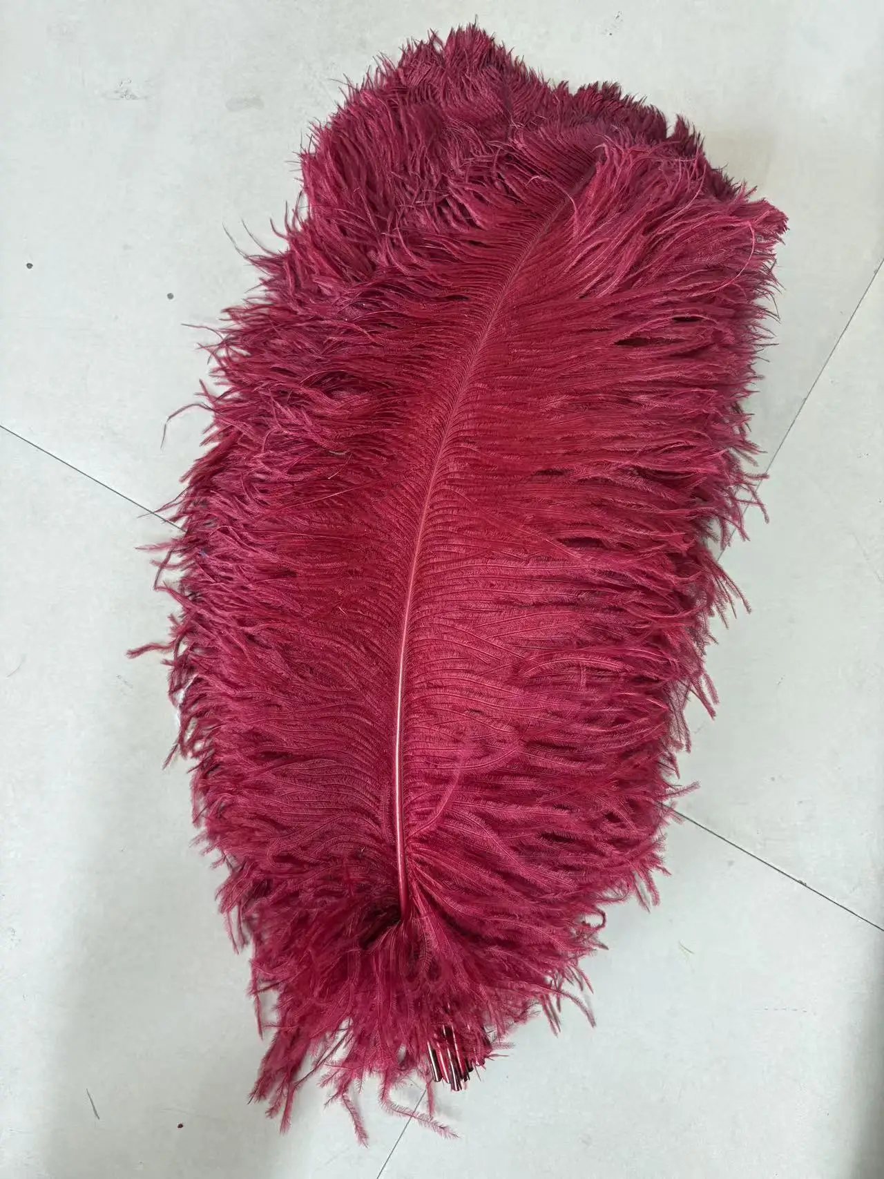 

Wine red Ostrich Feathers Plumas 10pcs 60 65CM 24 26Inch DIY Craft Projects Wedding Centerpiece Accessories Party Decorations